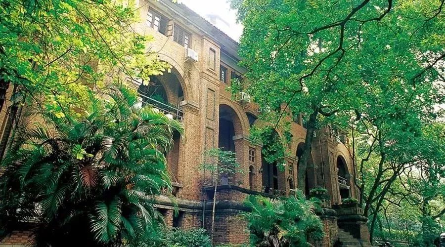 暖先生格调▲看完这些最美大学，我决定今晚再多学1小时！