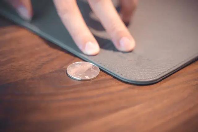 海外众筹346万！这电脑包自带支架超轻便，脊椎舒服炸了