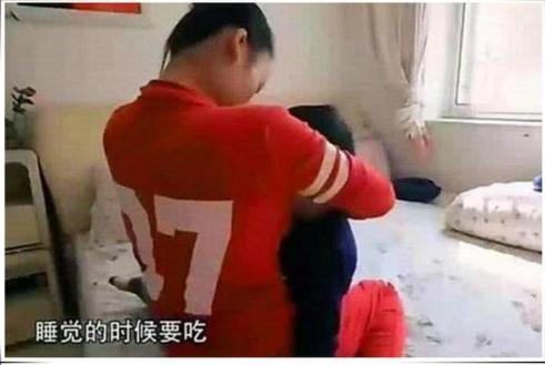你的育儿经@12岁男孩仍喝母乳，每天3次，宝妈无何奈何求助医生：我也医不了