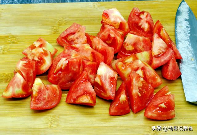 炒西红柿鸡蛋，先炒鸡蛋还是西红柿？顺序弄错了，营养味道差不少