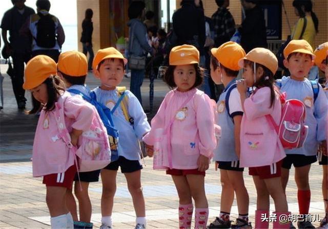 「超级宝妈」中国小孩要接送，为何日本小孩能独自上下学？这些原因是关键