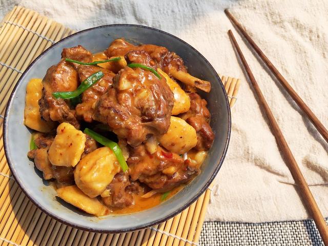 教你鸭肉的过瘾吃法，简单易做又营养美味，一开锅盖就想流口水