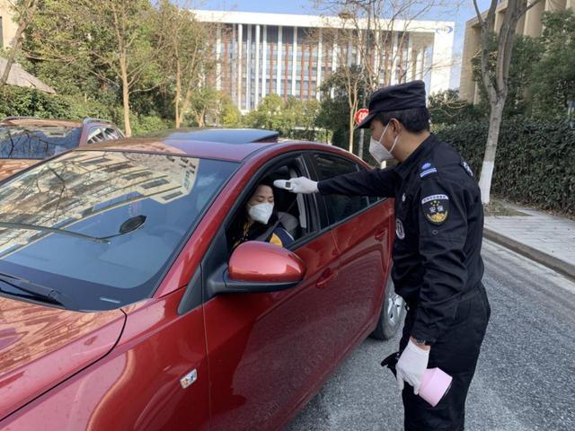 中国日报网@复工先“过关”：测体温、洗双手、戴口罩！杭州未来科技城第一批企业开工