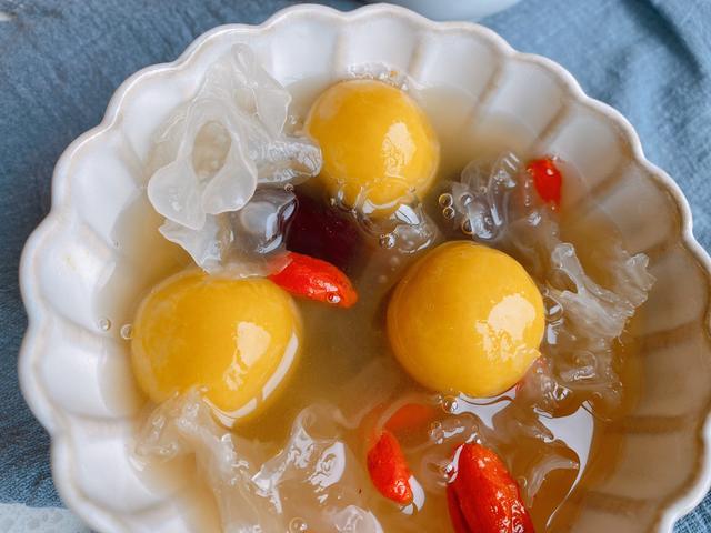 冬季要多吃南瓜，试试做成南瓜小圆子，3种口味，糯叽叽甜蜜蜜