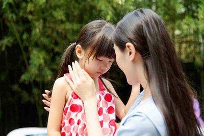 温柔大叔|在爸妈的“冷水”中热烈地生存,你给娃的教育,是泼冷水式的吗?