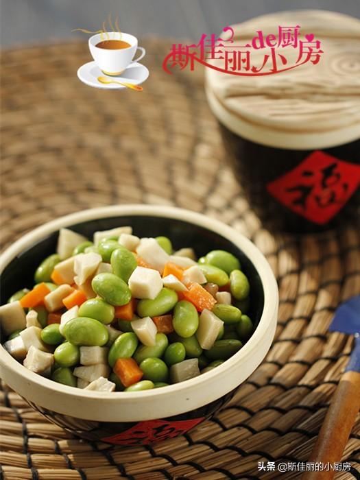 这三样素菜一起炒实在是鲜美极了，开胃下饭拿肉都不换，好吃不贵