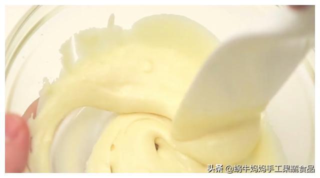 你的育儿经▲3个鸡蛋清，一盒酸奶，无水无油，教你做入口即化的宝宝酸奶溶豆