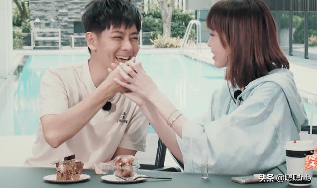 形同陌路|林志颖主动喂食秀恩爱，陈若仪却3次拒绝，说出原因让人心酸