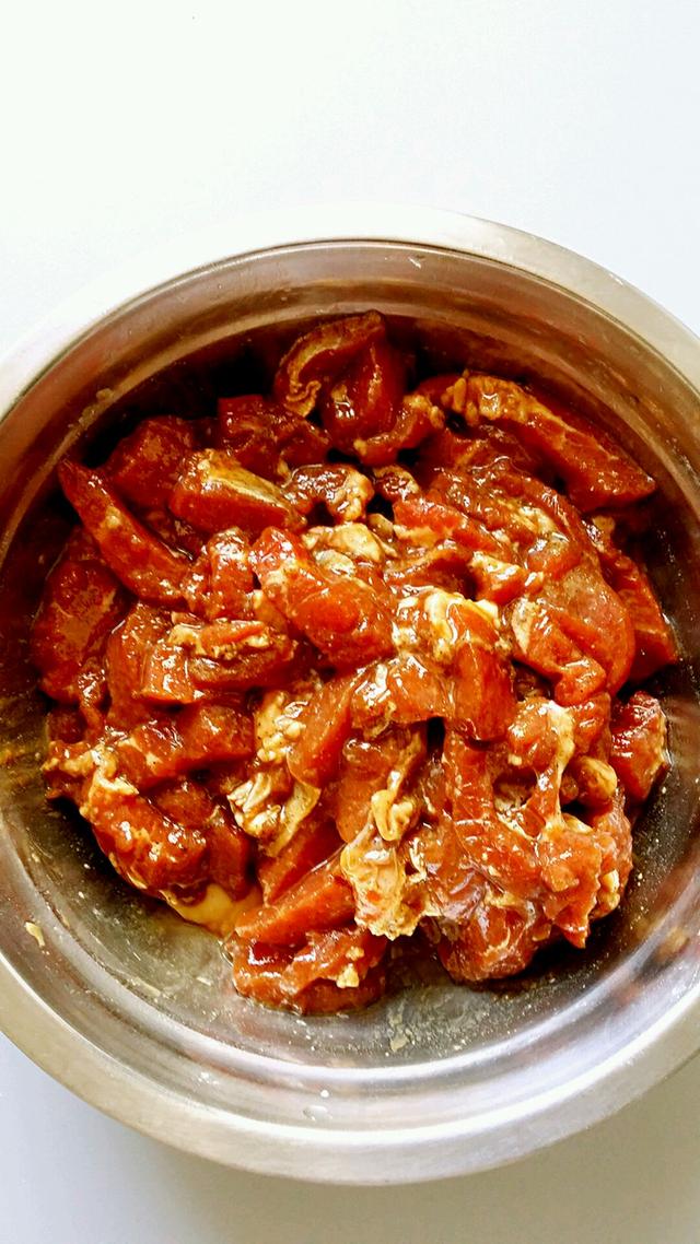 还是没胃口？家常小菜杭椒牛柳，找回你的食欲，两碗米饭都不够吃