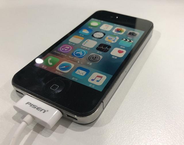 爷青回，时隔八年再次把玩iPhone4s