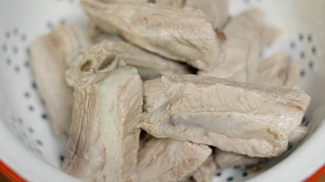 冬天里，吃牛肉羊肉不如吃它，软烂入味百吃不腻