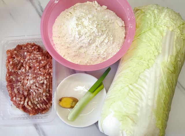 好吃不如饺子，朴素的猪肉白菜煎饺，酥脆鲜香，带给你家的味道