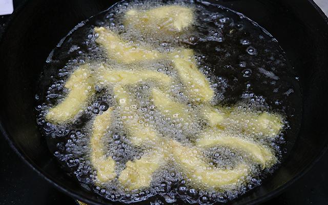 喜欢吃芋头的要收藏，加上酥肉一起炖，软糯鲜香，出锅汤汁都喝光