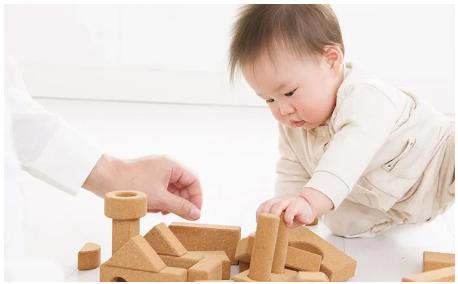 你的育儿经|孩子睡觉总在笑，妈妈以为在做美梦，奶奶却抱着孩子直奔医院