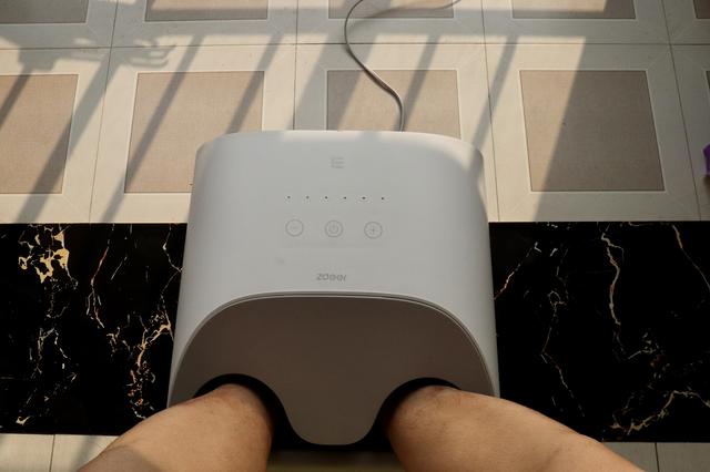 年轻人何必只泡枸杞，加上左点小仙智能蒸汽足浴盆会更舒爽