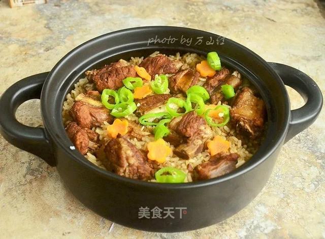 天冷了，自制一份香喷喷的煲仔饭！有菜有肉，越嚼越香