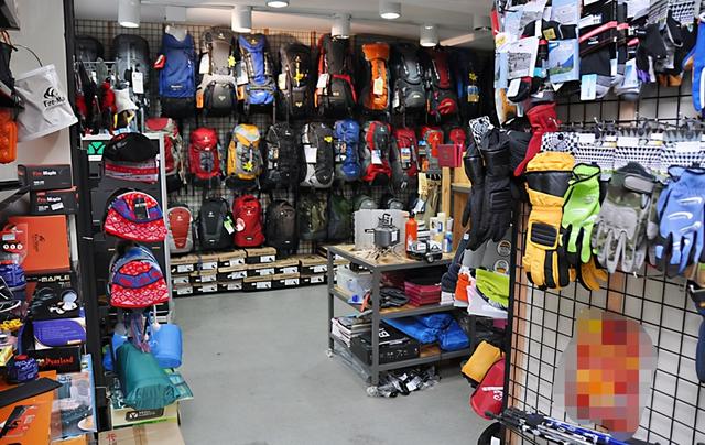 小米有品户外救命装备：航天材质，100+用法，能用于骨折固定