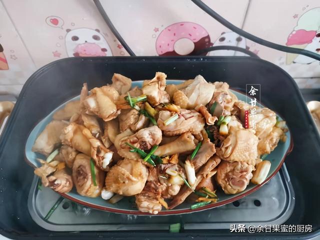 家常蒸鸡块，加点菌蔬，蒸一蒸出锅，鲜嫩味美