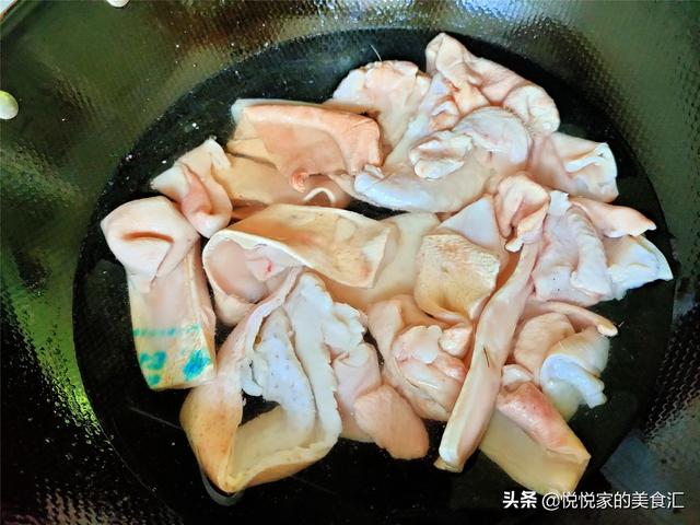 冬天，宁不吃肉也要吃这菜，炖一炖全是胶原蛋白，好吃不贵容易做