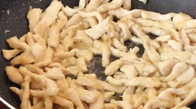 炒瘦肉时，不要直接下锅炒，教你正确做法，肉鲜嫩入味，不腥不柴