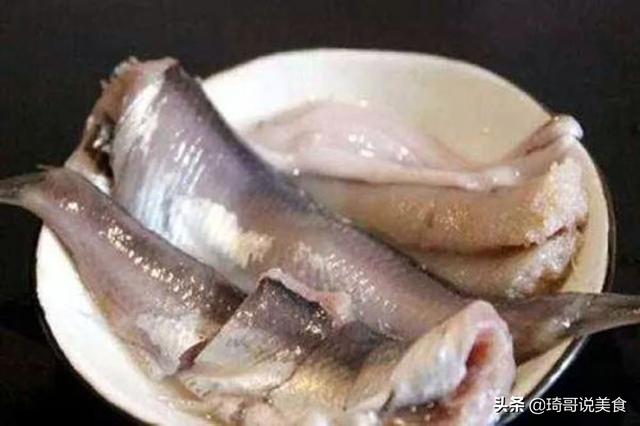 看了战斗民族的“硬核”下酒菜，东北大哥放下筷子：还是你们厉害