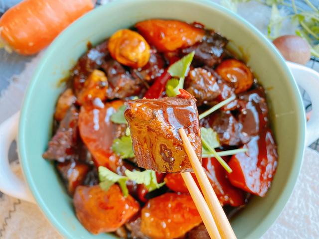 年夜饭之红烧牛肉，掌握3个技巧，做好的肉颜色红亮，软糯不塞牙