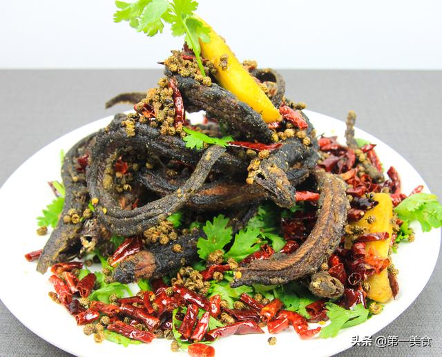 据说这是男人们最爱吃的菜？焦香入味，给你浑身酥麻的感觉