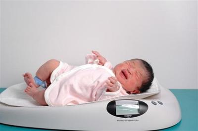 新生儿体重暗示大脑发育情况？5斤、7斤、8斤，都不如这一重量