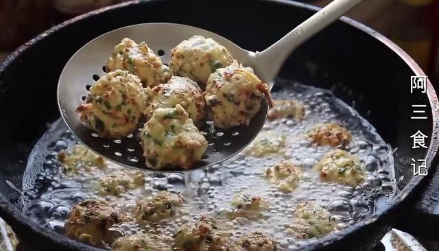 自从学会白菜和鸡蛋的新做法，我家孩子天天点名要吃，出锅就扫光