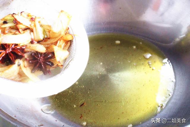 冬至多吃牛肉馅饺子，调料水和打馅不能忽略，教您2招，鲜嫩多汁