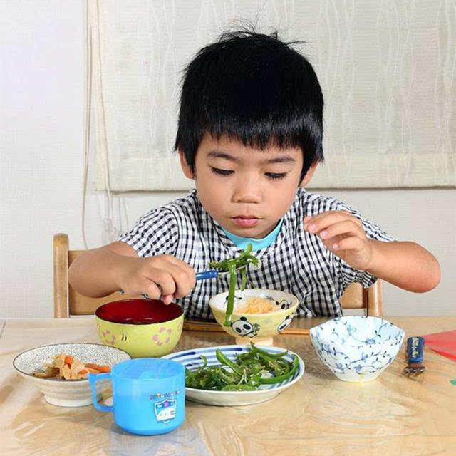 「天使宝贝」“妈妈我饿”，家长的这种“糊弄”早餐，可能影响孩子的身体发育