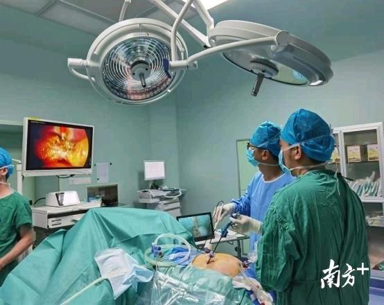 深圳一宝妈体重近300斤，炸鸡配可乐“引爆”胆囊炸弹