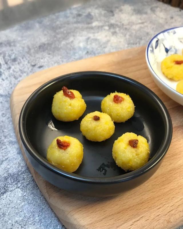 「你的育儿经」不发酵不打发，零难度，往锅里一放就开蒸，适合10个月宝宝