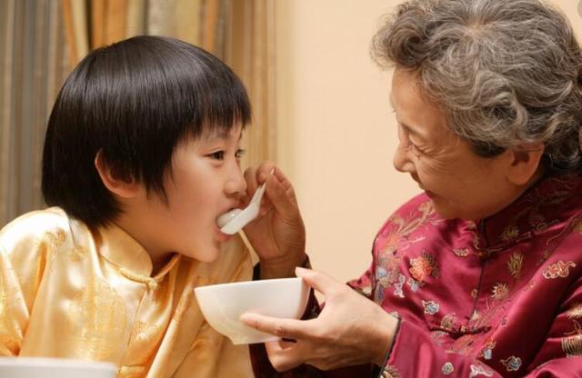你的育儿经：宝宝的脾胃决定一生的健康，妈妈学会这4招，快速调理好脾胃