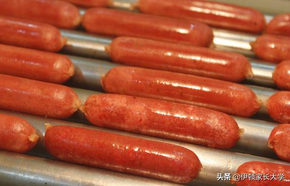 【超级宝妈】孩子爱吃的街边烤肠危害有多大?在家这样做香肠比外面好吃一百倍