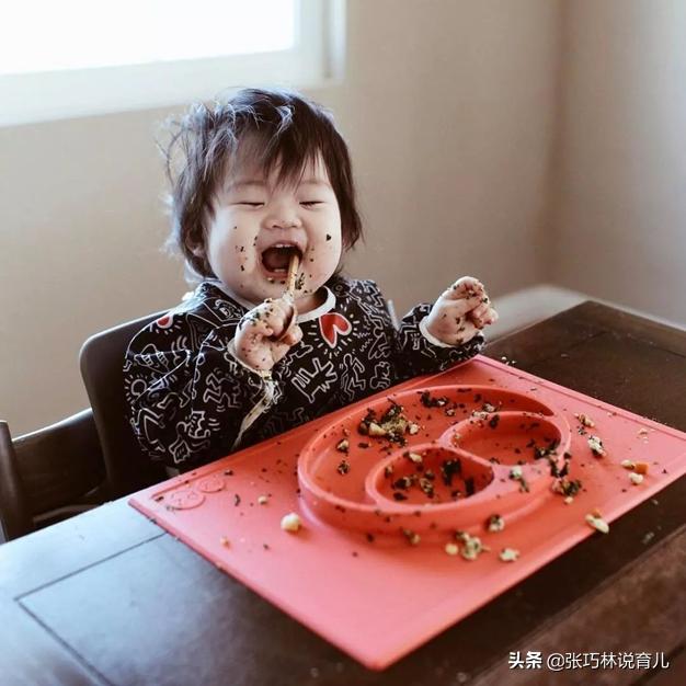 你的育儿经|4岁娃嘴里“臭味不断”，医生：无知的爱就是伤害，家长快住手