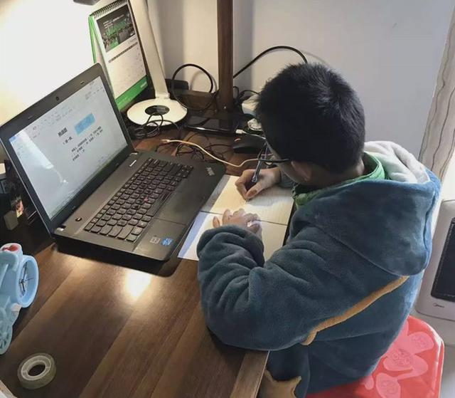 超级宝妈|宝爸因被人蹭网，怒改wifi密码，邻居家孩子留的纸条，令人动容