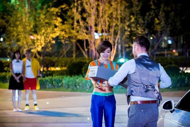 选秀鼻祖“快乐女声”举办已16年，2004那年夏天的“超女”，一个过气，一个消失匿迹电影工厂