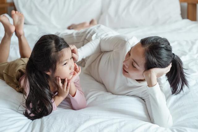 有趣生活|女孩患上了异食癖:对内攻击的孩子,到底有多可怜?