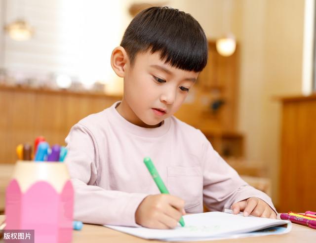 #你的育儿经#孩子穷养好还是富养好?其实都不对,想培养出优秀的孩子需要分寸