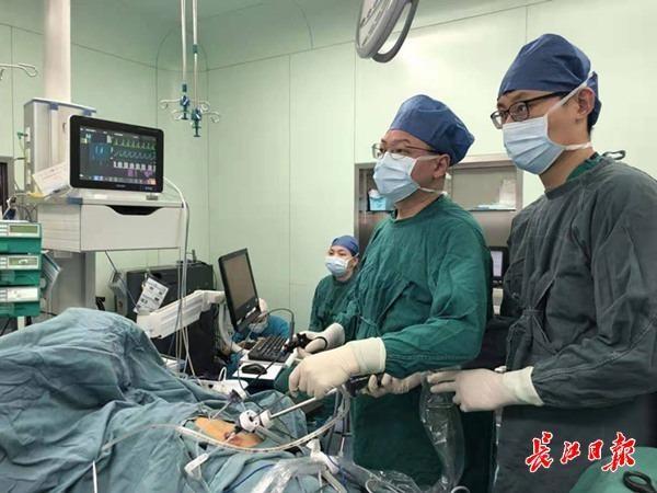 手术|用腹腔镜做癌症手术，患者不用在手术台上“翻来覆去”