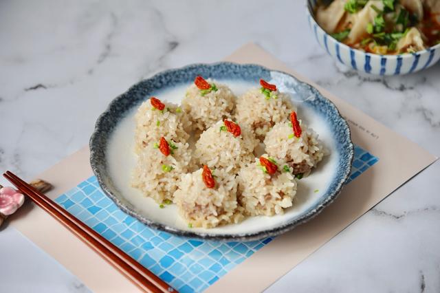 软糯Q弹的珍珠糯米丸子，咬一口香甜软糯，简单好做，不用泡米