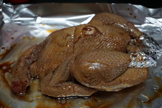 烤鸡这样做，汁水饱满，上桌就抢光，只因加了这一样东西