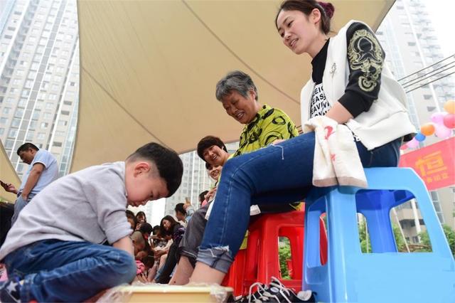 你的育儿经▲若孩子愿意在母亲节做“这3件事”，说明他很爱你，妈妈有福气