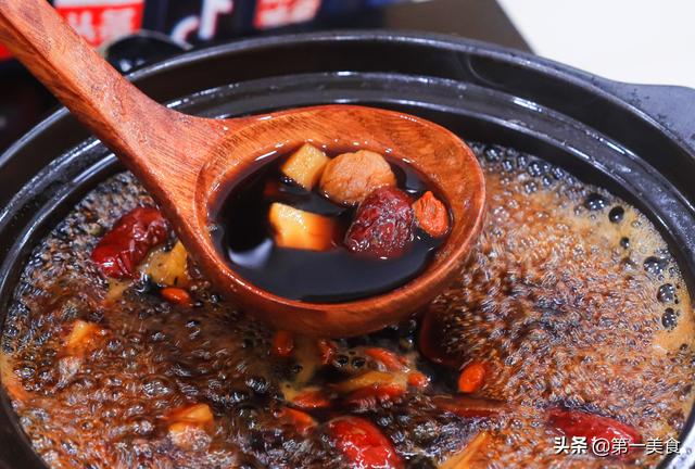 无肉无油煲好汤！滋补润燥的红枣莲藕汤，选对红枣有技巧