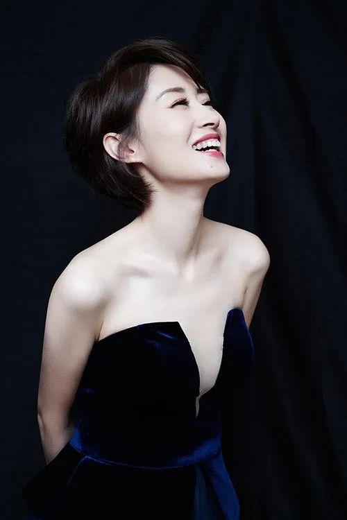 鹿畔阳光|“姐圈”告诉我们：不靠老公靠自己，是更帅更有底气的