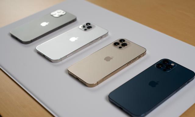 iPhone12续航成绩出炉，比11好，网友：幸福来得太突然