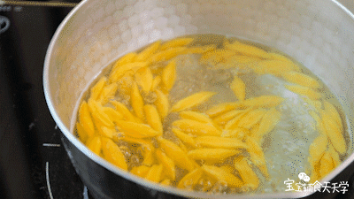 你的育儿经：宝宝把面汤也喝个底朝天！这一碗补锌增食欲、补水通便润肠