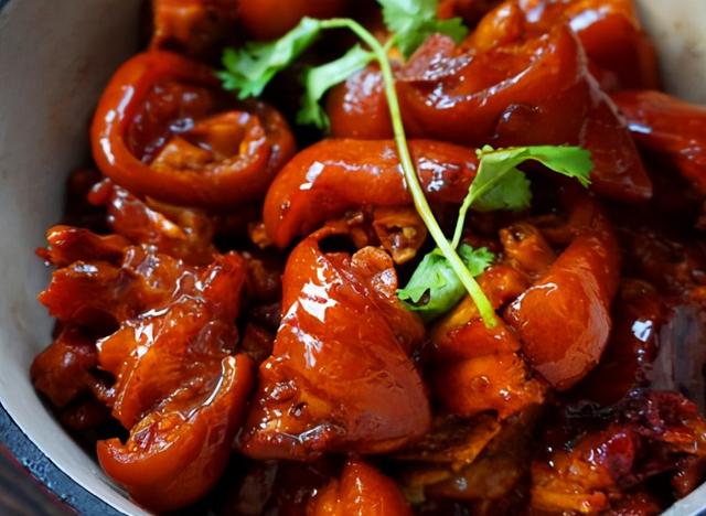 猪蹄这种做法，Q弹软烂，孩子老人吃了补钙比钙片强，家常又简单