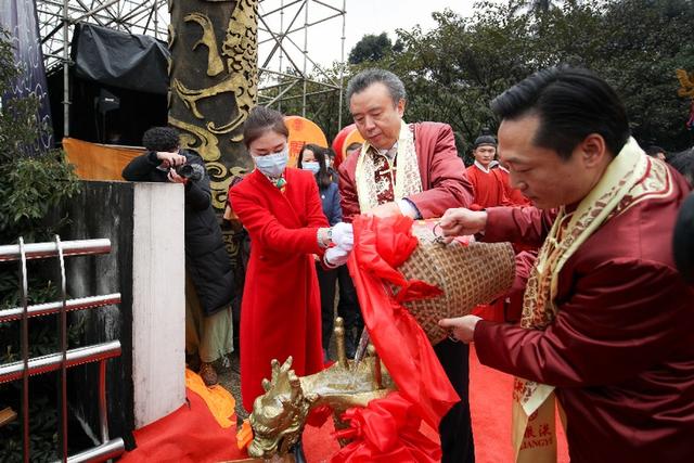 致敬历史 传承匠心 五粮液举行第二十四届酒圣祭祀大典